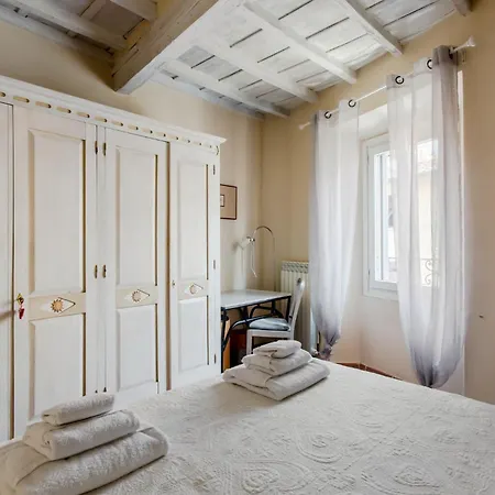 Guesthost - The Sun Of Apartment Florenz